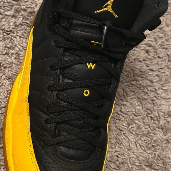 Jordan 12 University Gold - Picture 5 of 5